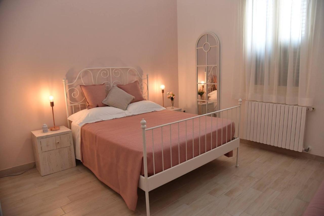 Bed and Breakfast Ai Raggi Di Sole Lecce Exterior foto