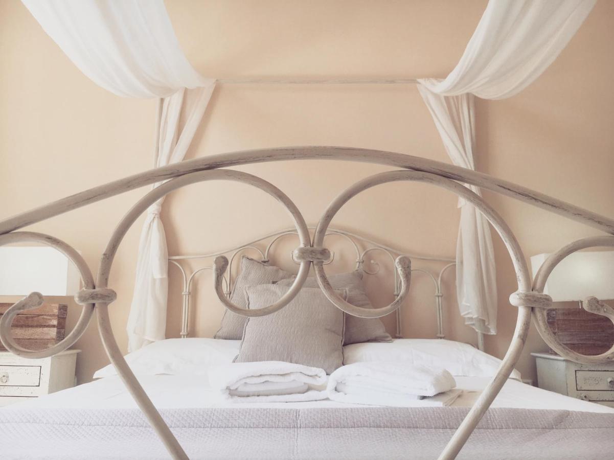 Bed and Breakfast Ai Raggi Di Sole Lecce Exterior foto